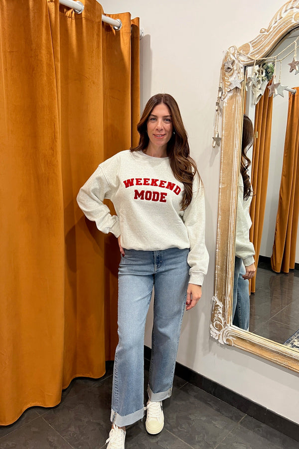 weekend mode crewneck sweatshirt