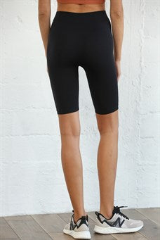 girl on the go biker shorts